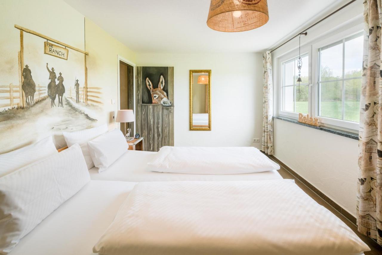 Hotel Hofgut Tiergarten アウレンドルフ エクステリア 写真